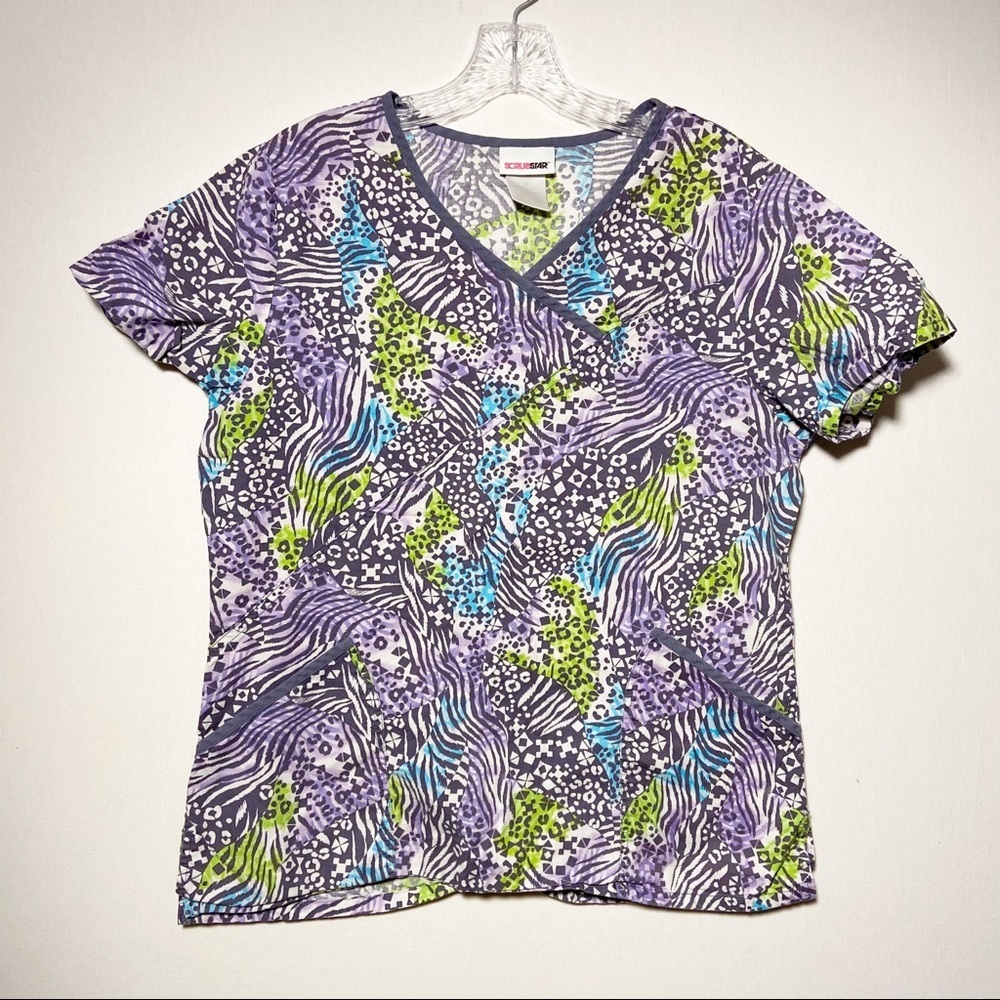 Star Scrubs Women’s Animal Print‎ Scrub Top Size M